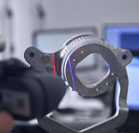 MESSARM MIT LASERKOPF