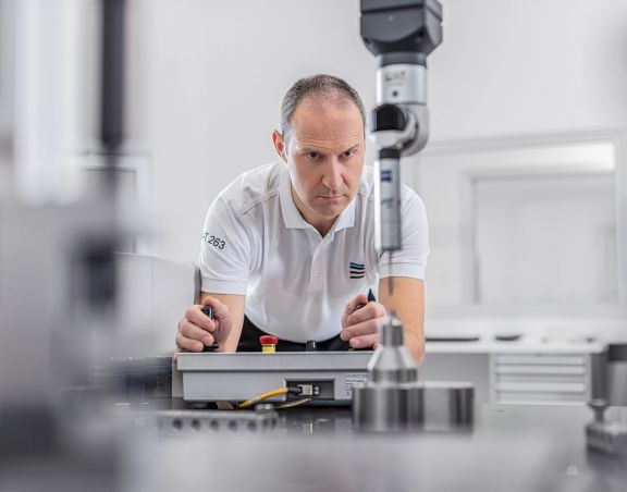 DREIDIMENSIONALE MESSUNGEN IM AUFTRAG DRITTER titolo